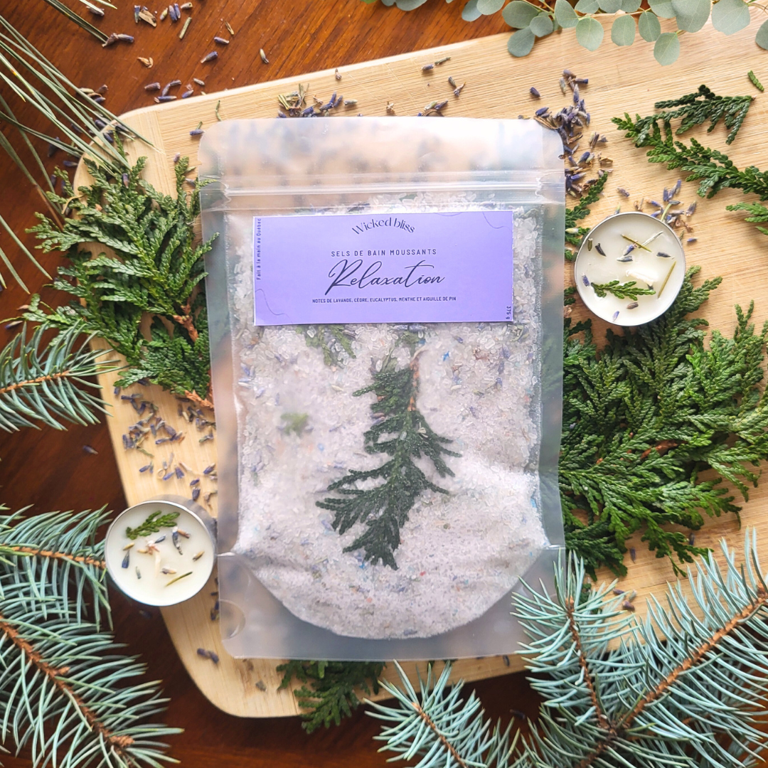 Foaming bath salts