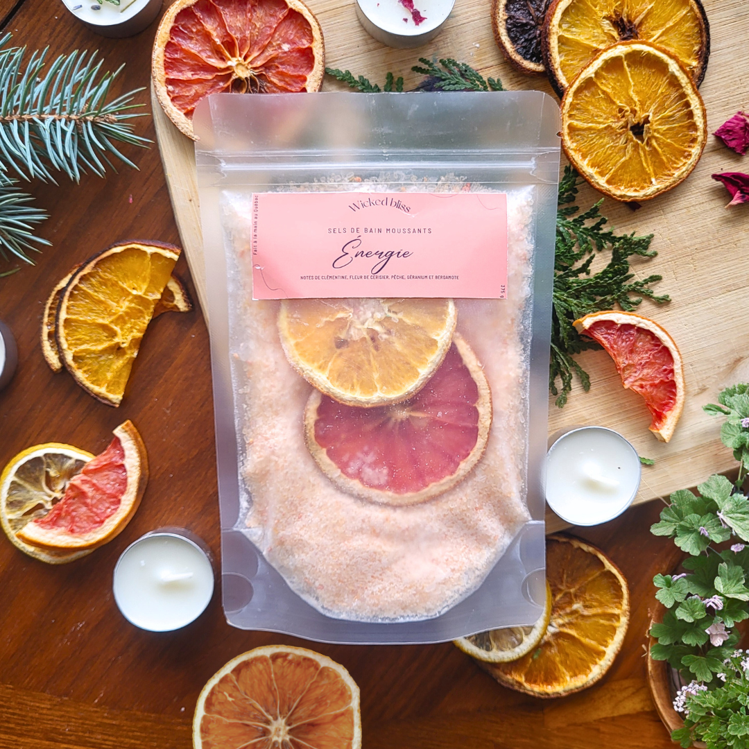 Foaming bath salts